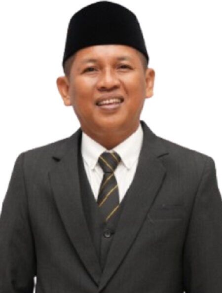 Kari Palimbong, ST