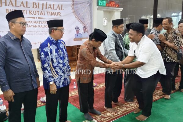 Halal Bi Halal di Kaliorang: Ketua DPRD Ajak Warga Tebarkan Maaf dan Jaga Kedamaian