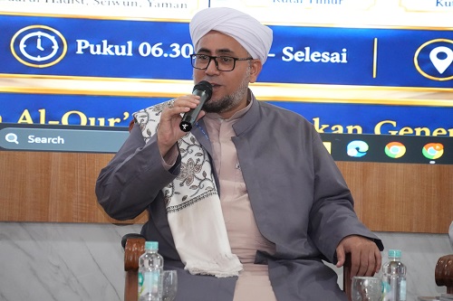 Prof. Dr. Al Habib Alwi bin Hamid bin Muhammad bin Syihabuddin, ulama sekaligus pimpinan Pondok Pesantren Daarul Hadist, Tarim, Yaman memberikan pernyataan apresiasi atas pelaksanaan Khatamal Qur’an Bil Ghaib di lingkungan DPRD Kutai Timur Selasa,18/8/2026. Menurutnya, kegiatan tersebut menunjukkan perhatian Pemkab Kutai Timur terhadap syiar Islam dan pembinaan generasi muslim. Dalam memberikan keterangan resmi, didampingi Ketua DPRD Jimmi, ST., MT dan Sekwan Jainuddin, SE., MM .(*) FOTO-FOTO : RICKI/INDRA/WAHYU/SETWAN